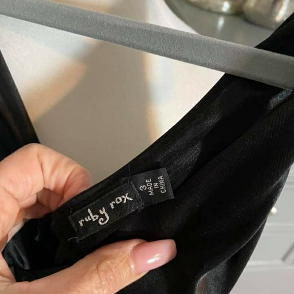 Sexy black dress - Picture 3 of 3